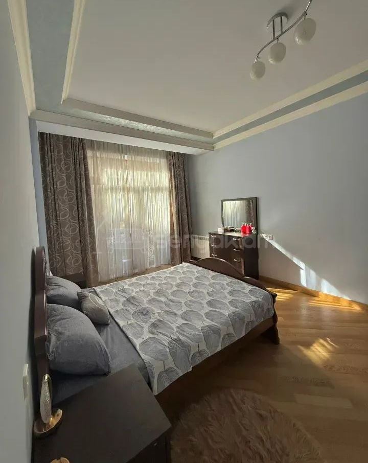 3 Սենյականոց Բնակարան Քարե Շենքում, 110քմ, 2/5 հարկ, Կապիտալ Վերանորոգված, Կահավորված, Արևկող