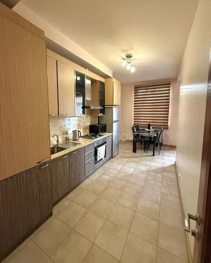 3 Սենյականոց Բնակարան Քարե Շենքում, 110քմ, 2/5 հարկ, Կապիտալ Վերանորոգված, Կահավորված, Արևկող