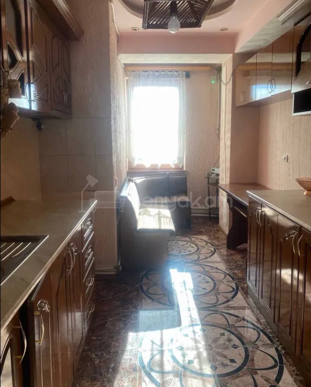 3 Սենյականոց Բնակարան, 70քմ, 6/12 հարկ, Նորմալ Վիճակում, Կահավորված, Արևկող