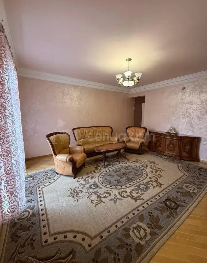 3 Սենյականոց Բնակարան Քարե Շենքում, 95քմ, 2/4 հարկ, Կապիտալ Վերանորոգված, Կահավորված, Արևկող