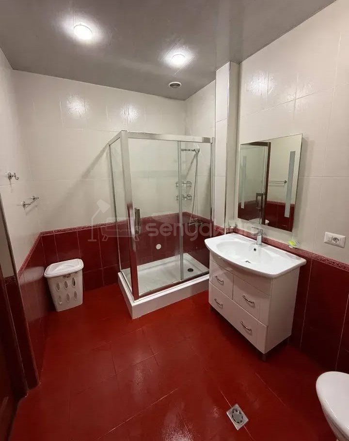 3 Սենյականոց Բնակարան Քարե Շենքում, 95քմ, 2/4 հարկ, Կապիտալ Վերանորոգված, Կահավորված, Արևկող