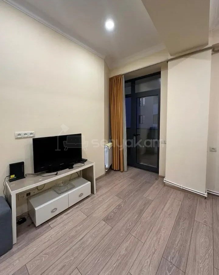 2 Սենյականոց Բնակարան Նորակառույցում, 50քմ, 15/18 հարկ, Կոսմետիկ Վերանորոգված, Կահավորված, Արևկող