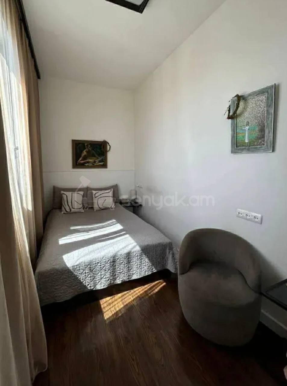 4 Սենյականոց Բնակարան Քարե Շենքում, 100քմ, 5/5 հարկ, Կապիտալ Վերանորոգված