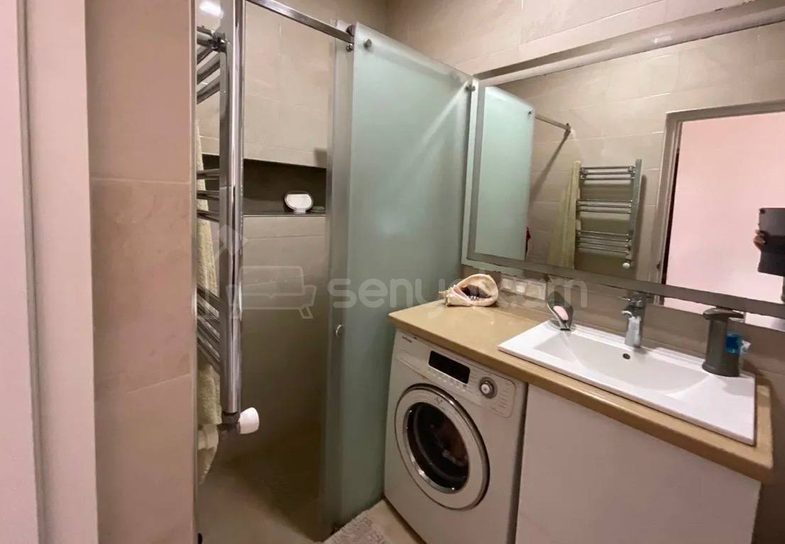 4 Սենյականոց Բնակարան Քարե Շենքում, 100քմ, 5/5 հարկ, Կապիտալ Վերանորոգված