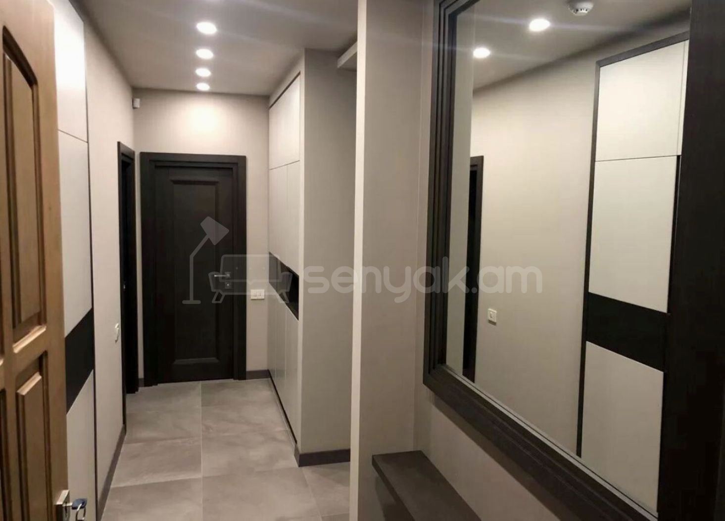 3 Սենյականոց Բնակարան Նորակառույց Քարե Շենքում, 100քմ, 2/5 հարկ, Կապիտալ Վերանորոգված, Կահավորված, Արևկող