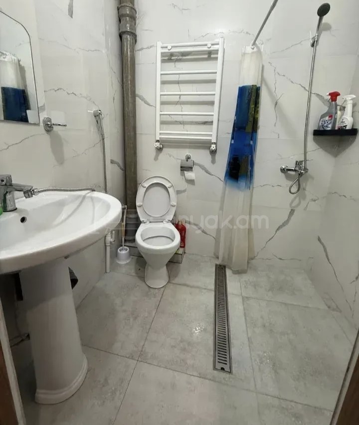 1 Սենյականոց Բնակարան Քարե Շենքում, 40քմ, 3/5 հարկ, Կապիտալ Վերանորոգված, Կահավորված