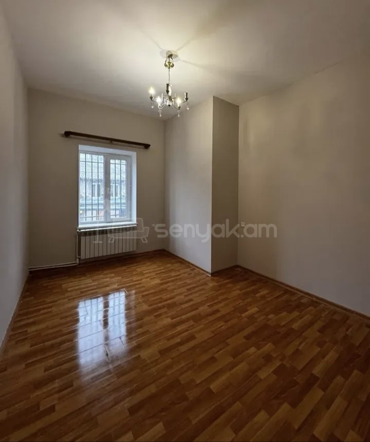 3 Սենյականոց Բնակարան Քարե Շենքում, 72քմ, 2/5 հարկ, Կապիտալ Վերանորոգված, Կահավորված, Արևկող