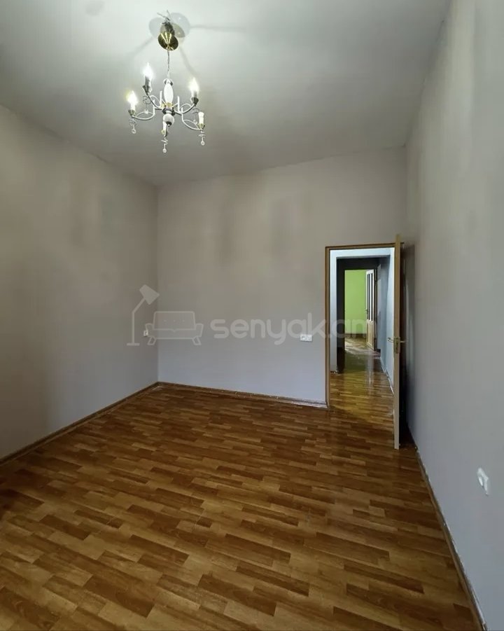 3 Սենյականոց Բնակարան Քարե Շենքում, 72քմ, 2/5 հարկ, Կապիտալ Վերանորոգված, Կահավորված, Արևկող