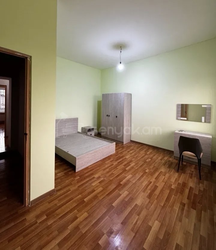 3 Սենյականոց Բնակարան Քարե Շենքում, 72քմ, 2/5 հարկ, Կապիտալ Վերանորոգված, Կահավորված, Արևկող