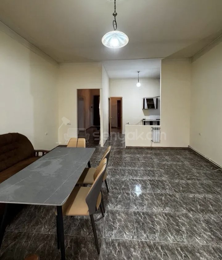 3 Սենյականոց Բնակարան Քարե Շենքում, 72քմ, 2/5 հարկ, Կապիտալ Վերանորոգված, Կահավորված, Արևկող