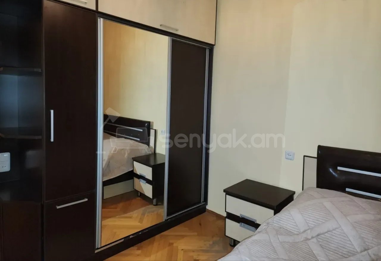 3 Սենյականոց Բնակարան, 80քմ, 5/9 հարկ, Նորմալ Վիճակում, Կահավորված, Արևկող