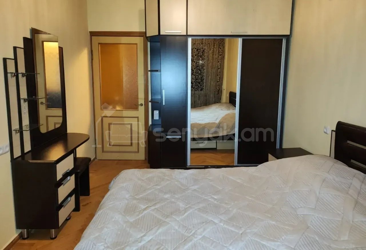 3 Սենյականոց Բնակարան, 80քմ, 5/9 հարկ, Նորմալ Վիճակում, Կահավորված, Արևկող