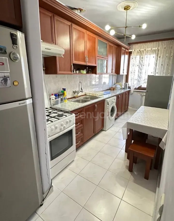 3 Սենյականոց Բնակարան, 80քմ, 9/9 հարկ, Նորմալ Վիճակում, Կահավորված