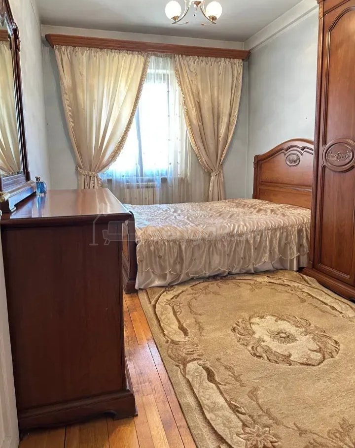 3 Սենյականոց Բնակարան, 80քմ, 9/9 հարկ, Նորմալ Վիճակում, Կահավորված