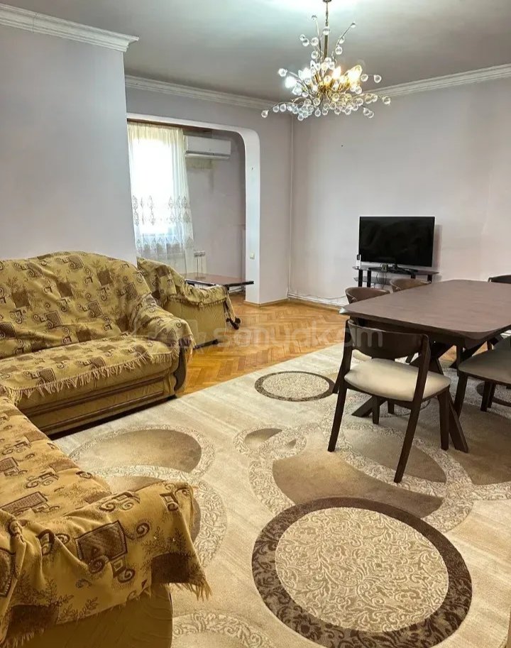 3 Սենյականոց Բնակարան, 80քմ, 9/9 հարկ, Նորմալ Վիճակում, Կահավորված