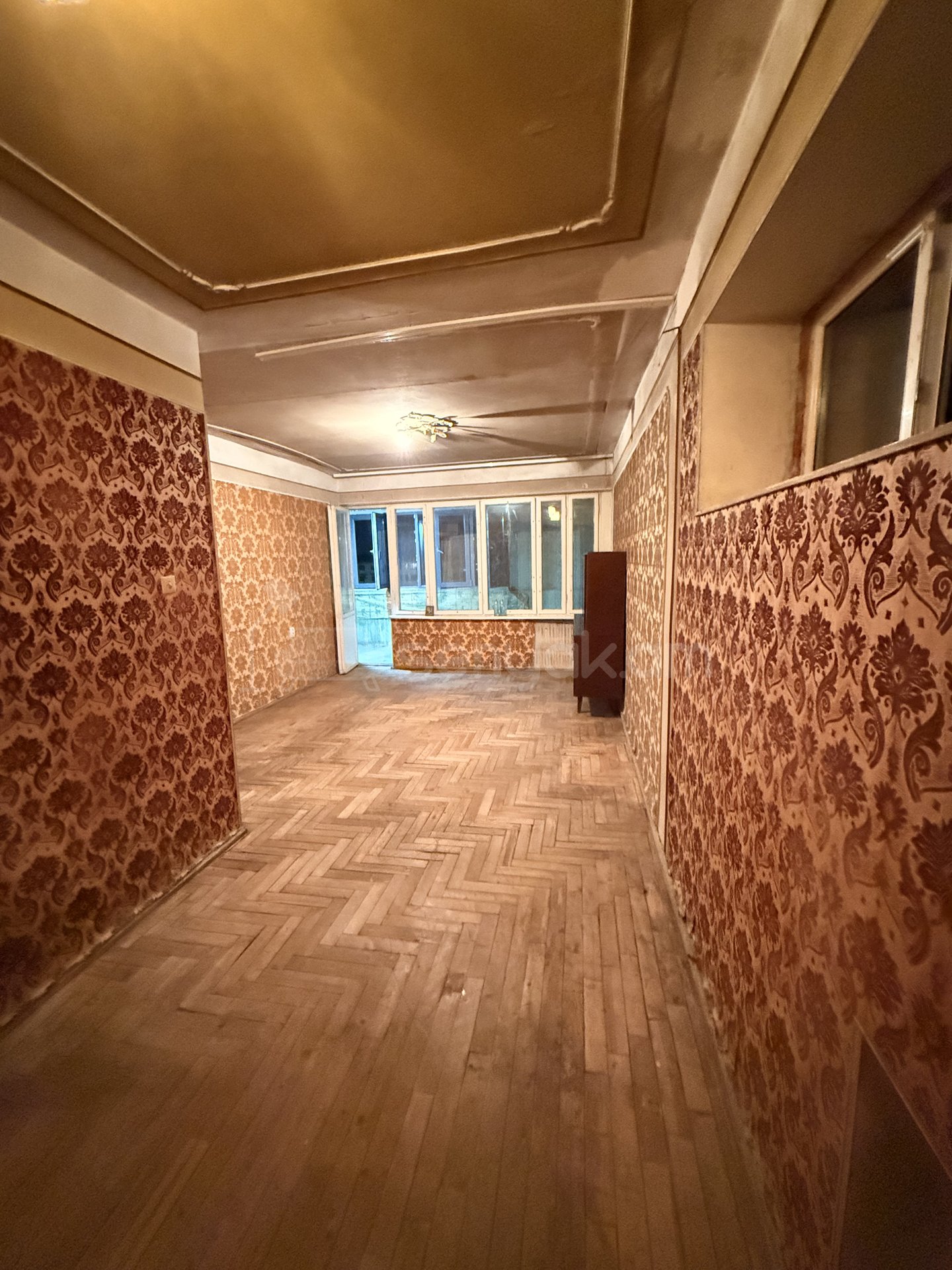 2 Սենյականոց Բնակարան Քարե Շենքում, 50քմ, 5/5 հարկ, Պետական Վիճակում, Մասամբ Կահավորված, Արևկող