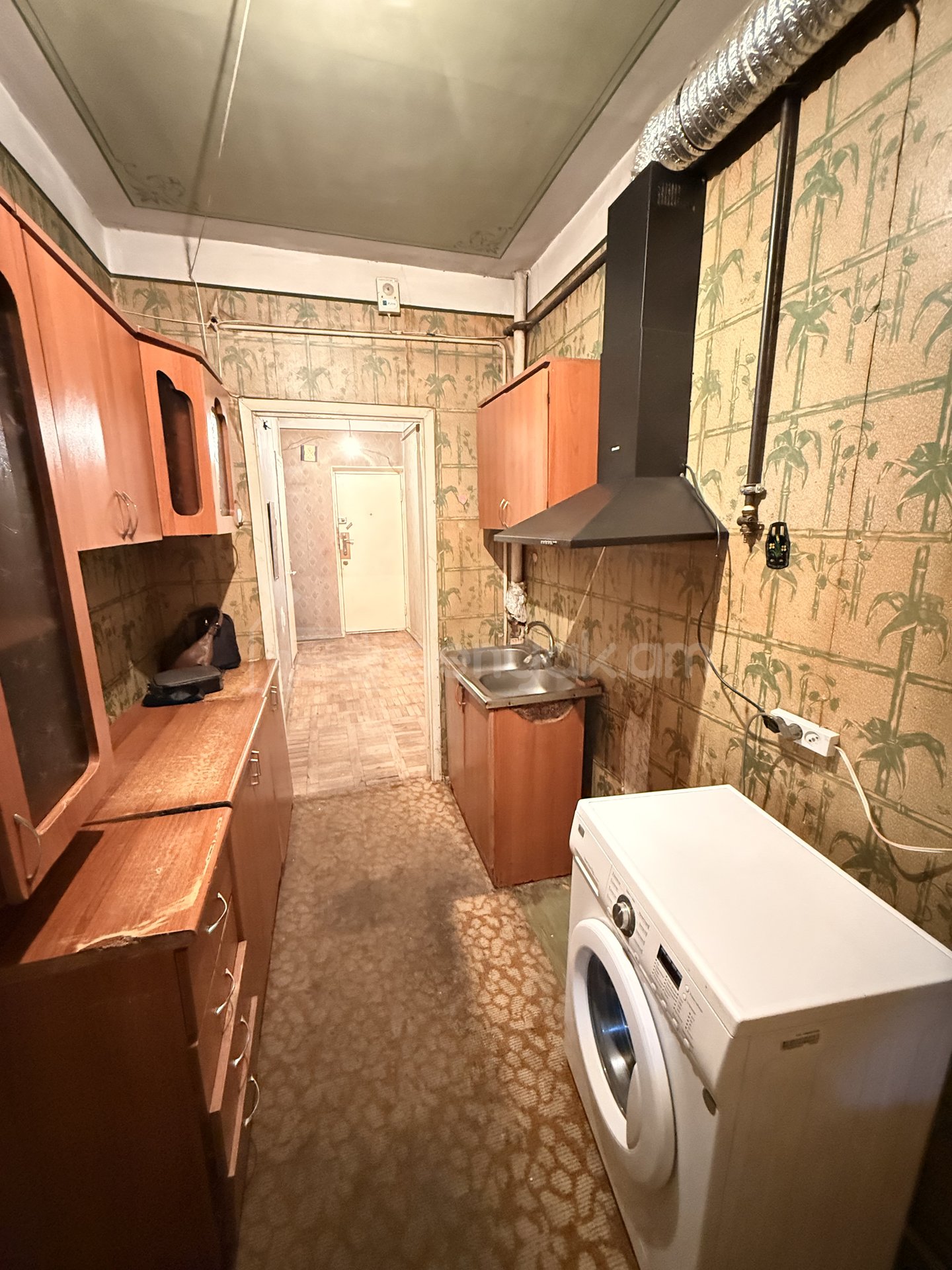 2 Սենյականոց Բնակարան Քարե Շենքում, 50քմ, 5/5 հարկ, Պետական Վիճակում, Մասամբ Կահավորված, Արևկող