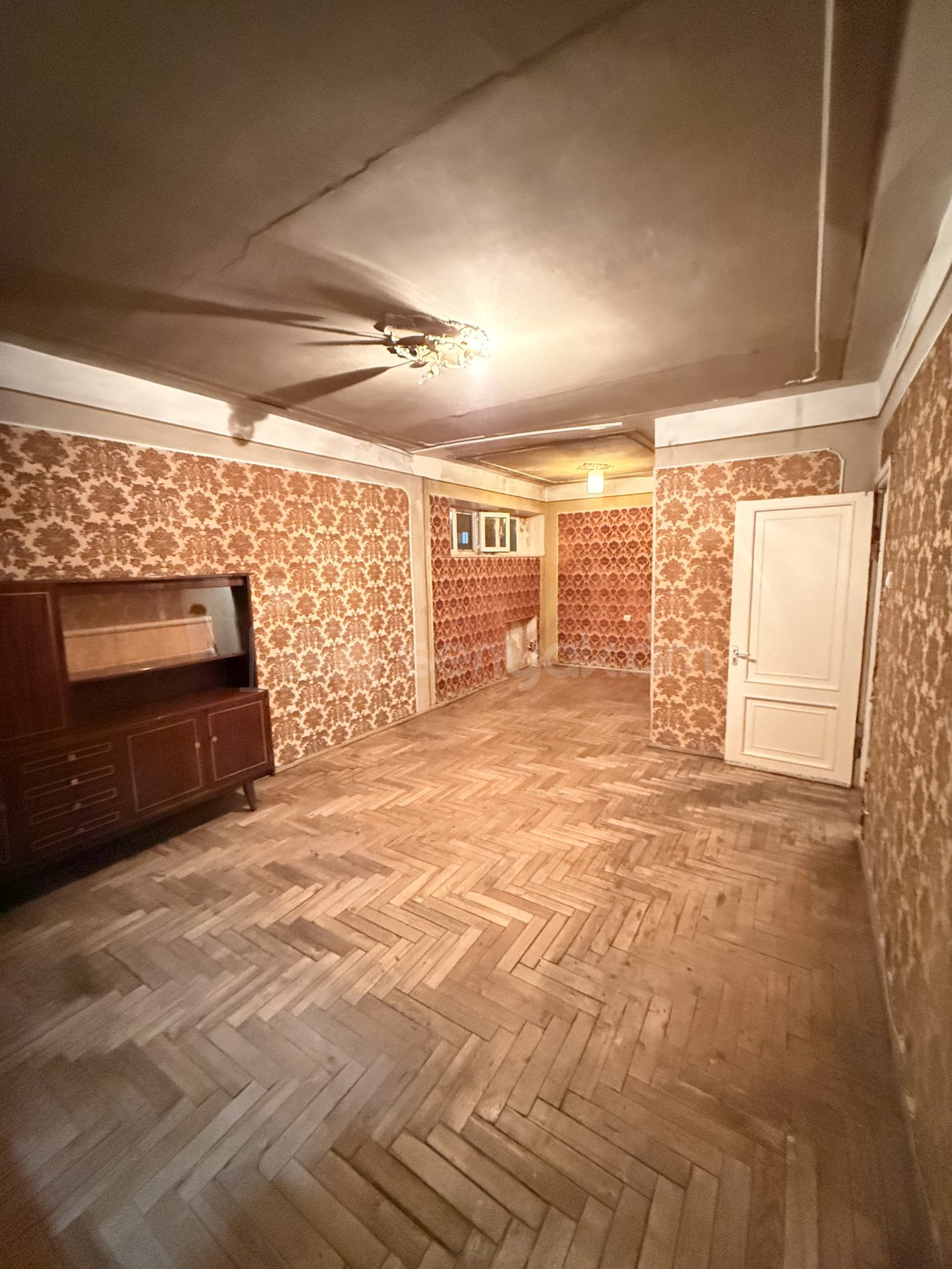 2 Սենյականոց Բնակարան Քարե Շենքում, 50քմ, 5/5 հարկ, Պետական Վիճակում, Մասամբ Կահավորված, Արևկող