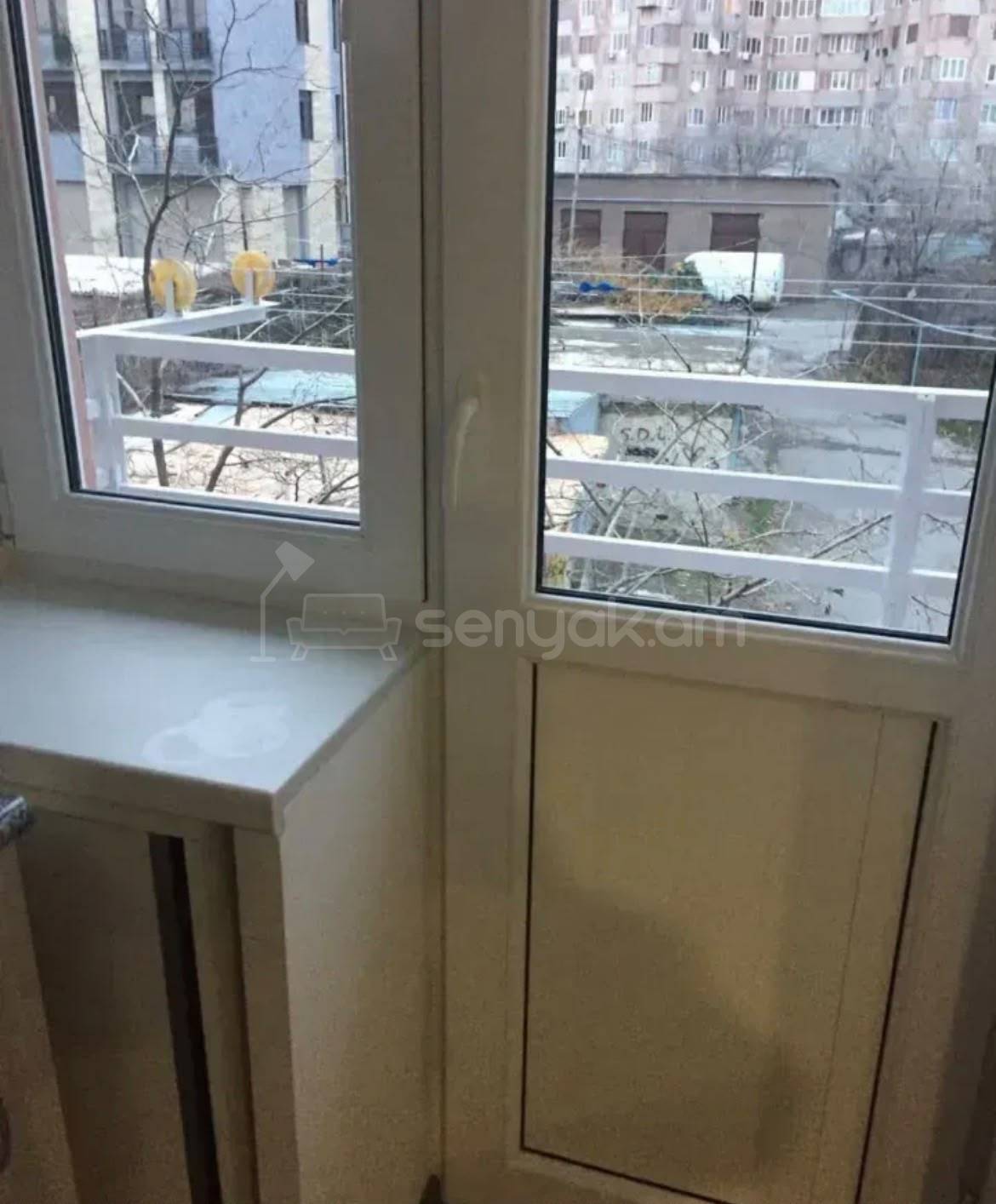 1 Սենյականոց Բնակարան Քարե Շենքում, 30քմ, 3/4 հարկ, Կապիտալ Վերանորոգված