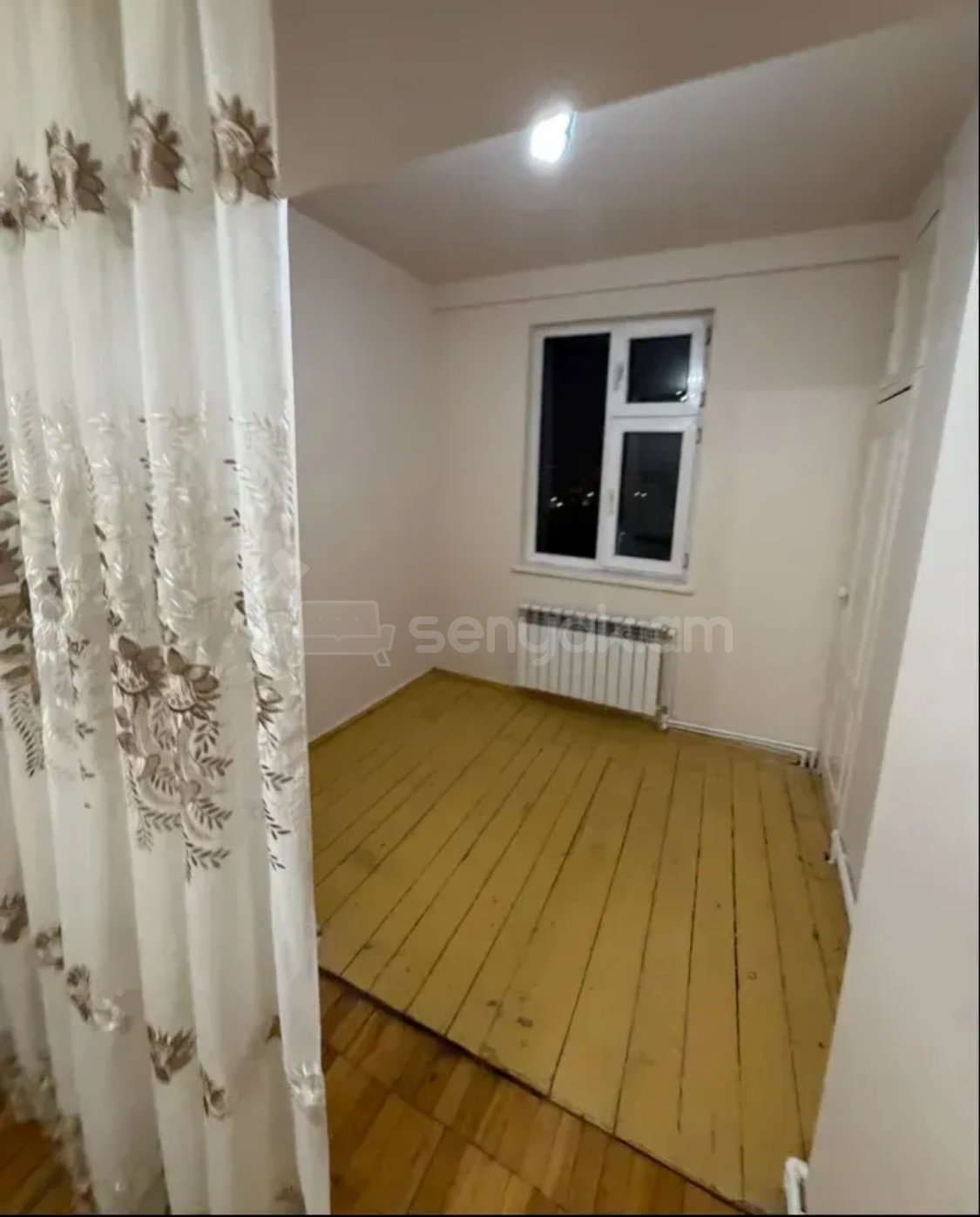 3 Սենյականոց Բնակարան Քարե Շենքում, 57քմ, 5/5 հարկ, Նորմալ Վիճակում, Կահավորված