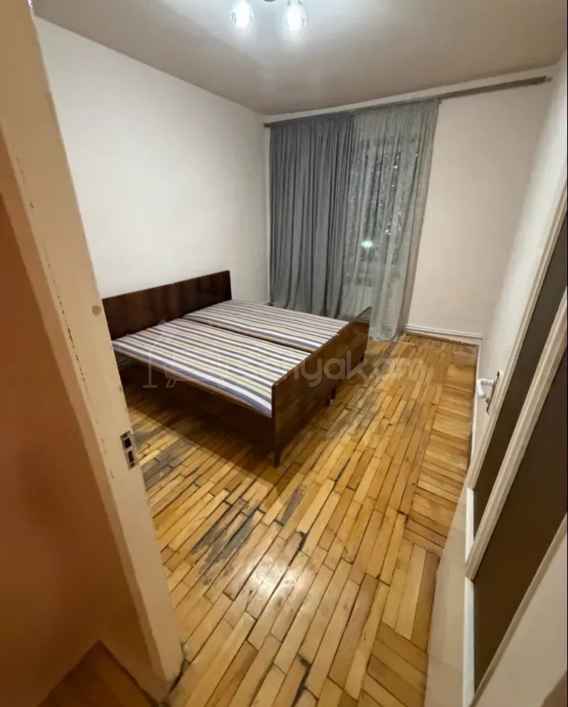 3 Սենյականոց Բնակարան Քարե Շենքում, 57քմ, 5/5 հարկ, Նորմալ Վիճակում, Կահավորված