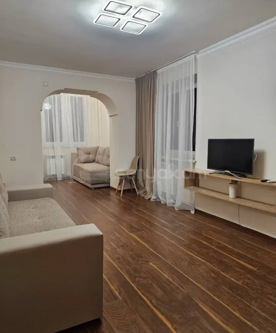 2 Սենյականոց Բնակարան Քարե Շենքում, 54քմ, 4/5 հարկ, Կապիտալ Վերանորոգված