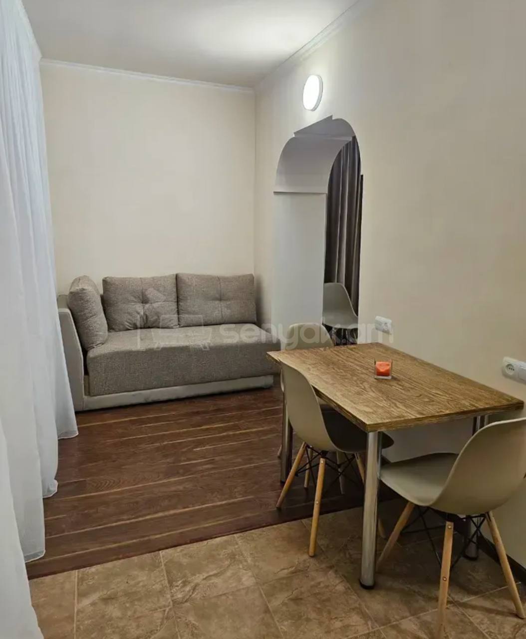 2 Սենյականոց Բնակարան Քարե Շենքում, 54քմ, 4/5 հարկ, Կապիտալ Վերանորոգված