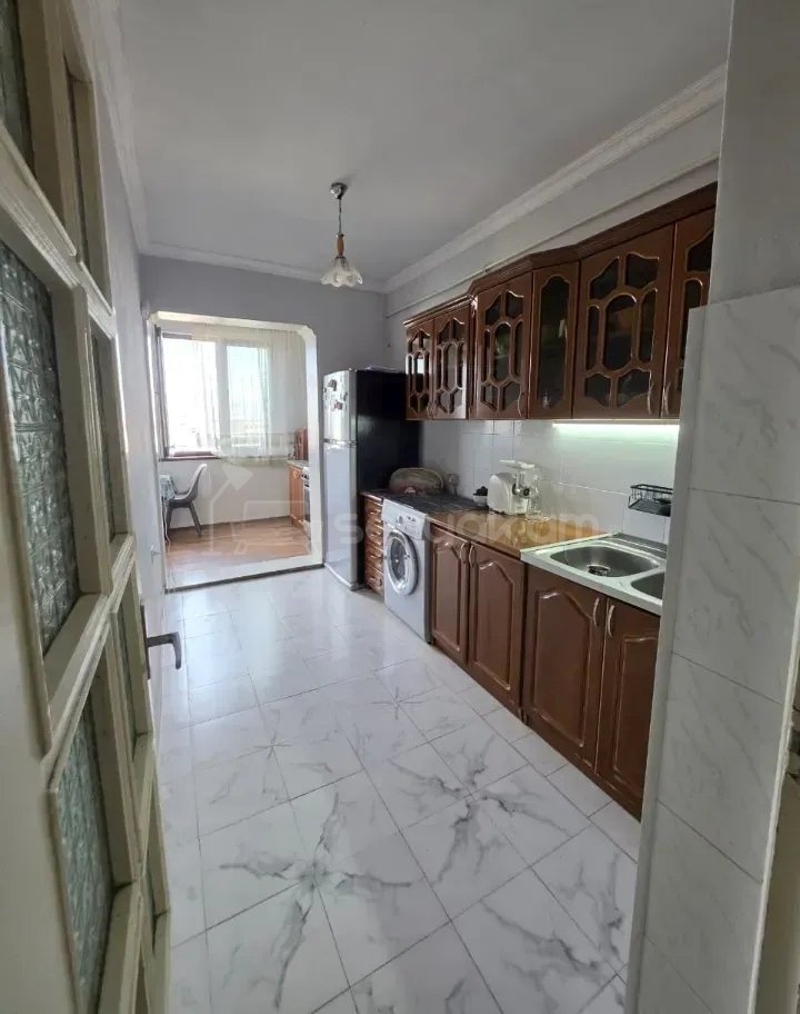 4 Սենյականոց Բնակարան, 90քմ, 4/9 հարկ, Նորմալ Վիճակում