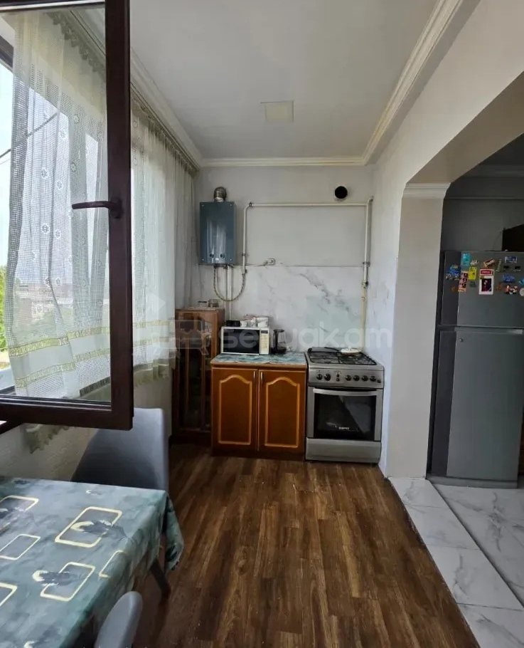 4 Սենյականոց Բնակարան, 90քմ, 4/9 հարկ, Նորմալ Վիճակում