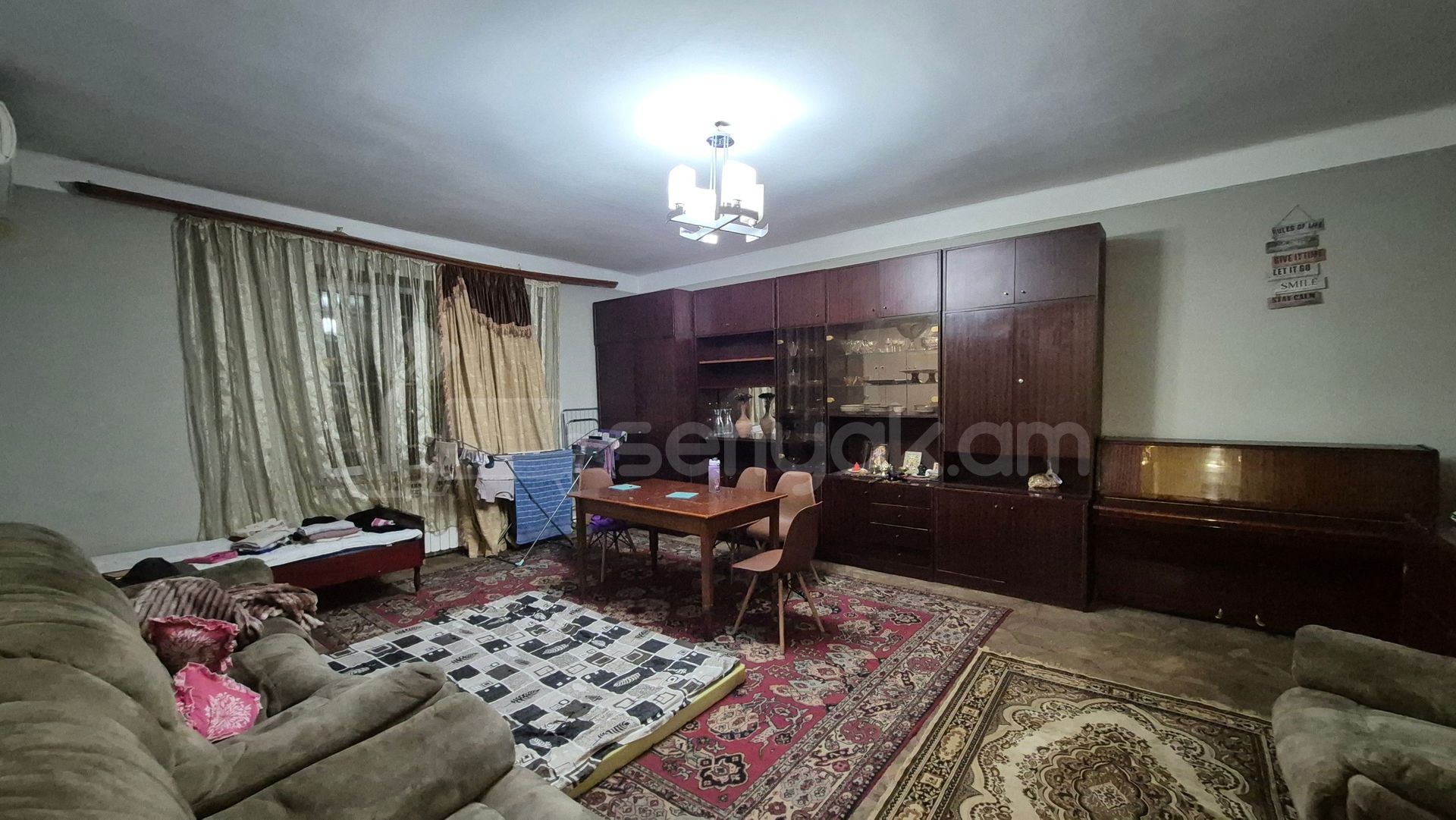 3 Սենյականոց Բնակարան Քարե Շենքում, 105քմ, 1/3 հարկ, Կոսմետիկ Վերանորոգված