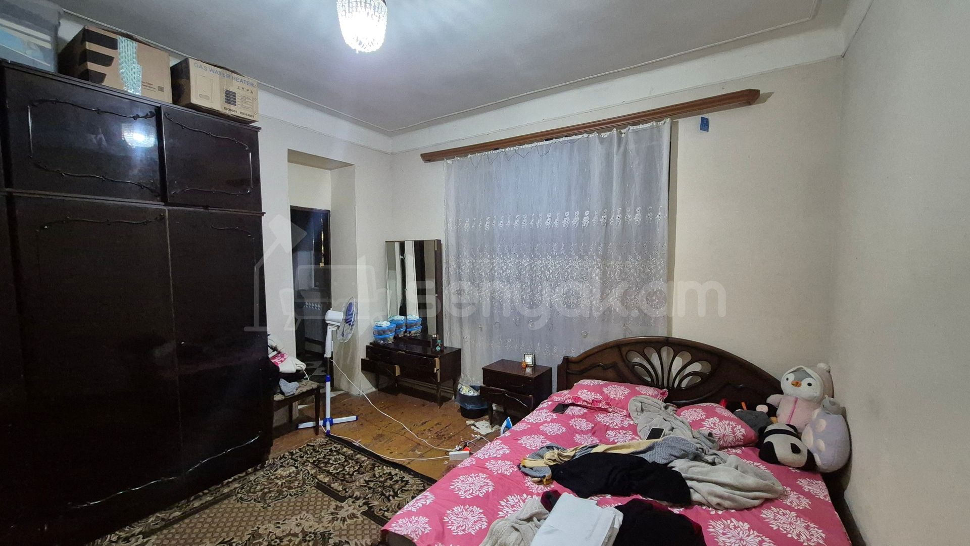 3 Սենյականոց Բնակարան Քարե Շենքում, 105քմ, 1/3 հարկ, Կոսմետիկ Վերանորոգված