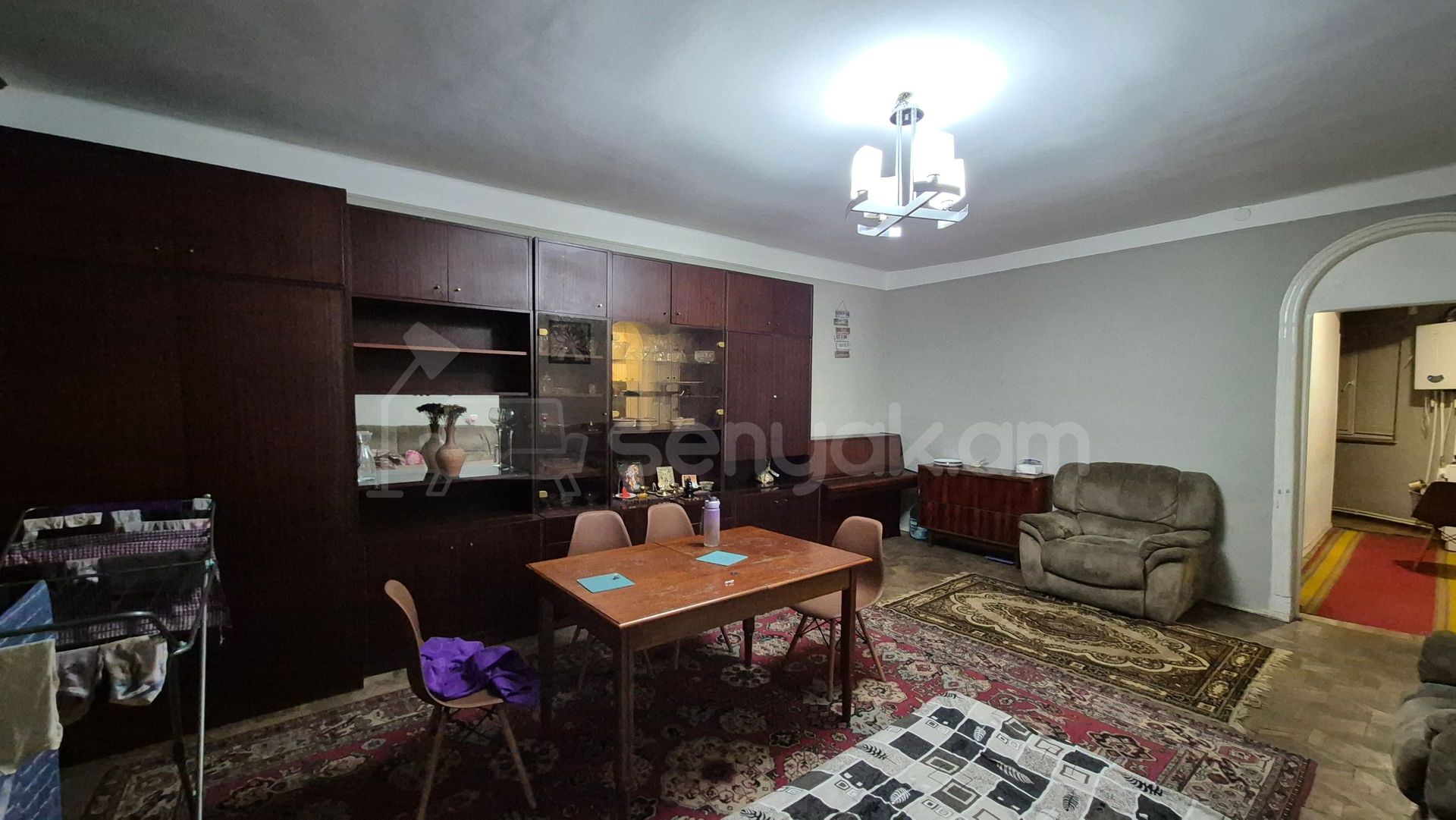 3 Սենյականոց Բնակարան Քարե Շենքում, 105քմ, 1/3 հարկ, Կոսմետիկ Վերանորոգված