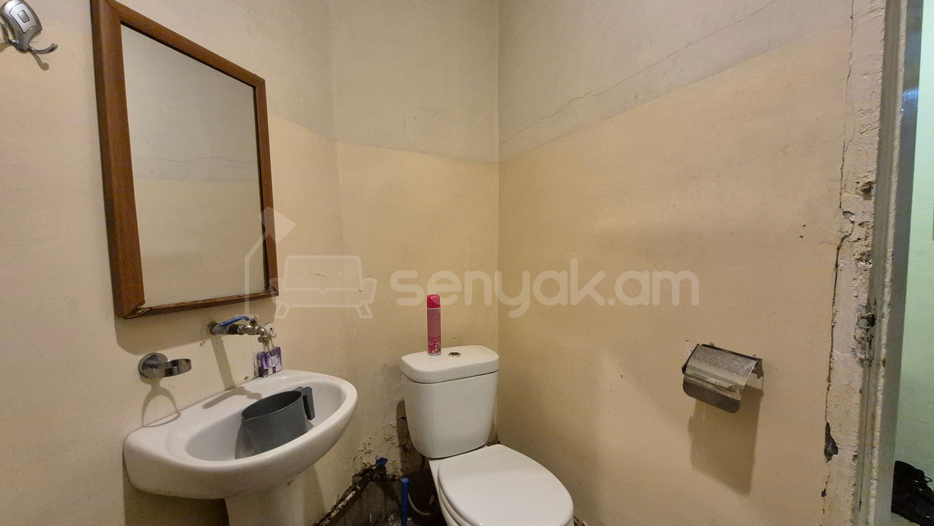 3 Սենյականոց Բնակարան Քարե Շենքում, 105քմ, 1/3 հարկ, Կոսմետիկ Վերանորոգված