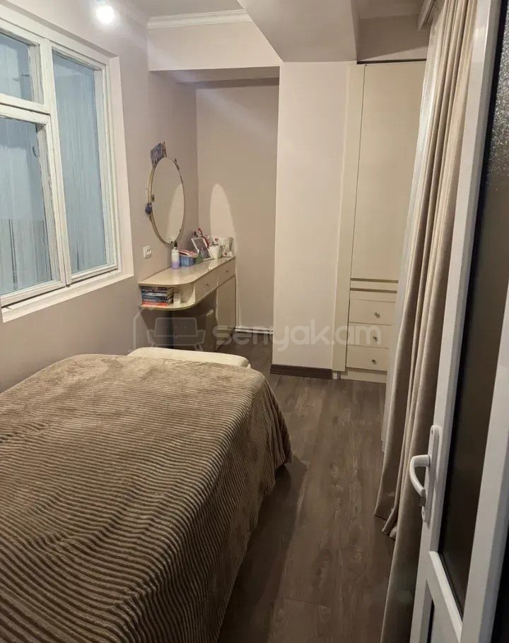 3 Սենյականոց Բնակարան, 80քմ, 7/14 հարկ, Նորմալ Վիճակում