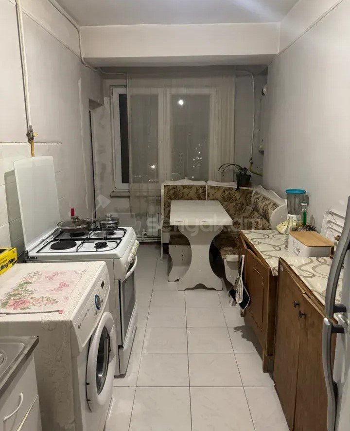 3 Սենյականոց Բնակարան, 80քմ, 7/14 հարկ, Նորմալ Վիճակում
