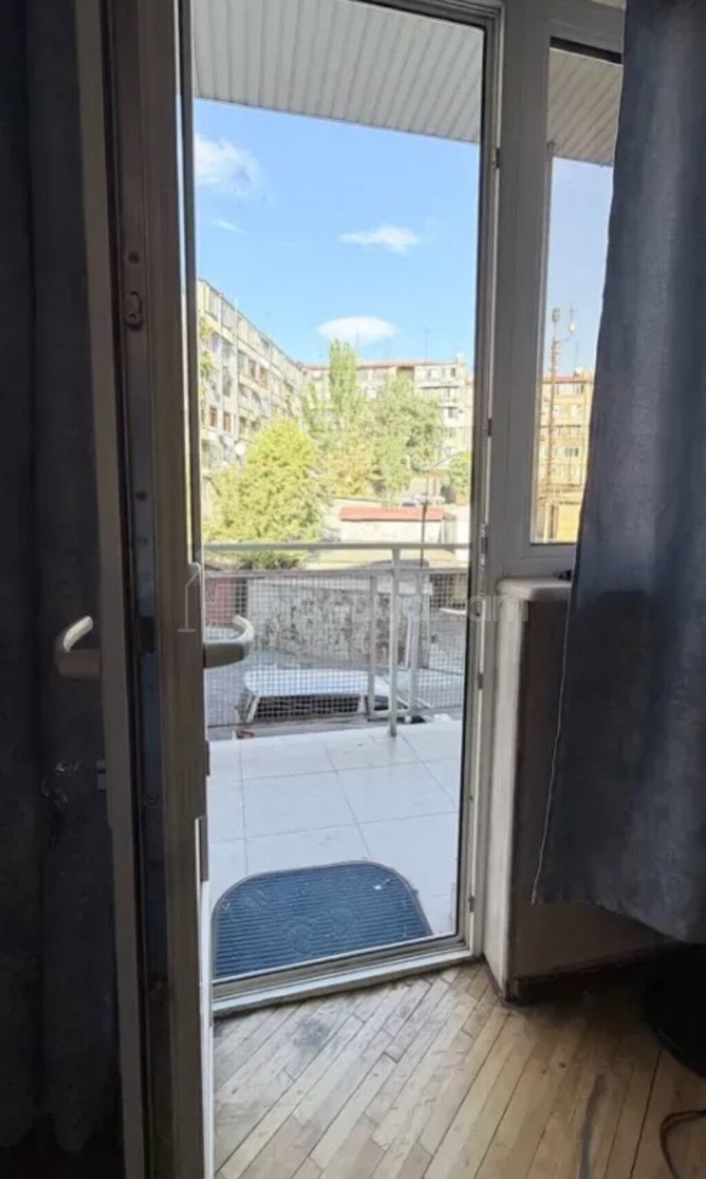 3 Սենյականոց Բնակարան Քարե Շենքում, 80քմ, 3/5 հարկ, Կոսմետիկ Վերանորոգված
