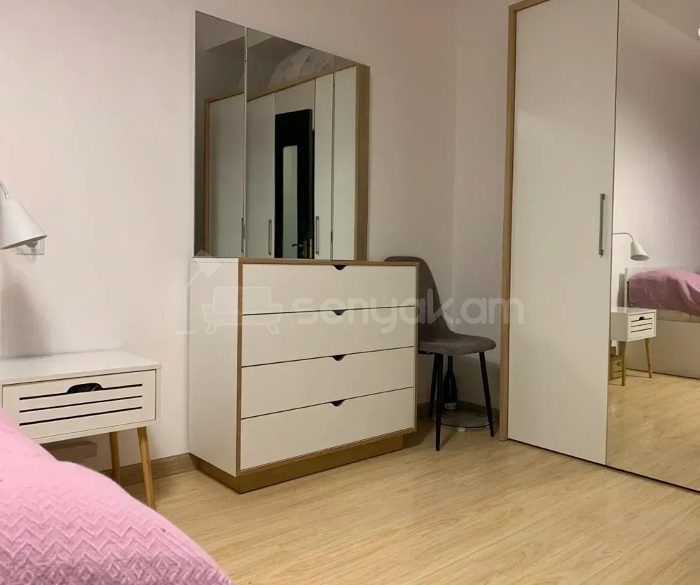 2 Սենյականոց Բնակարան Նորակառույցում, 47քմ, 2/4 հարկ, Կապիտալ Վերանորոգված, Կահավորված