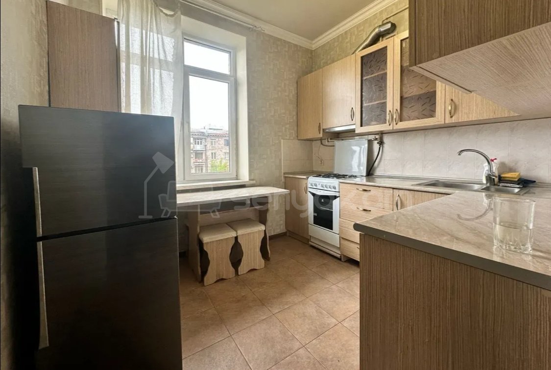 2 Սենյականոց Բնակարան Քարե Շենքում, 50քմ, 3/5 հարկ, Կապիտալ Վերանորոգված, Կահավորված