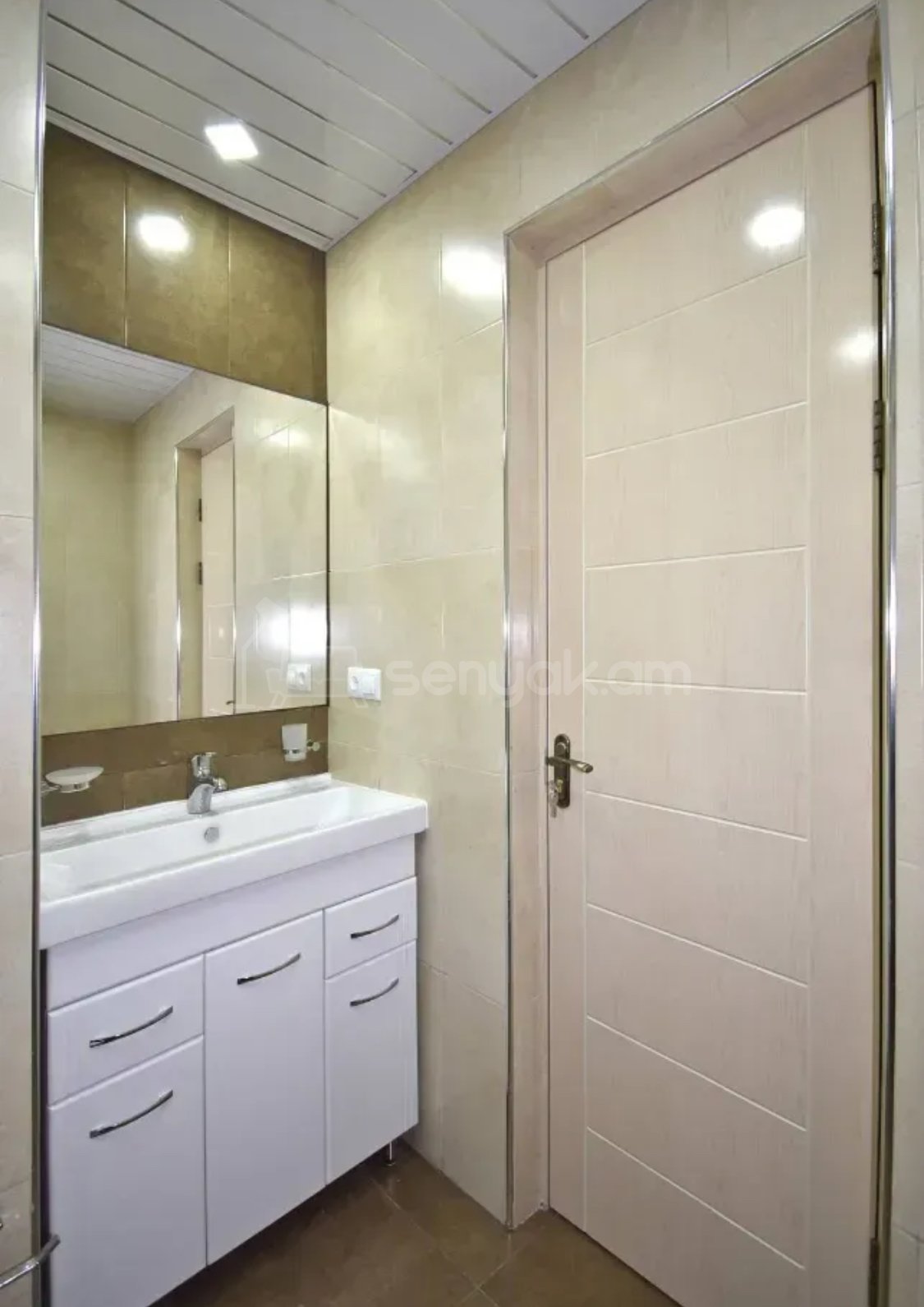 3 Սենյականոց Բնակարան Նորակառույցում, 75քմ, 15/16 հարկ, Կապիտալ Վերանորոգված, Կահավորված, Արևկող