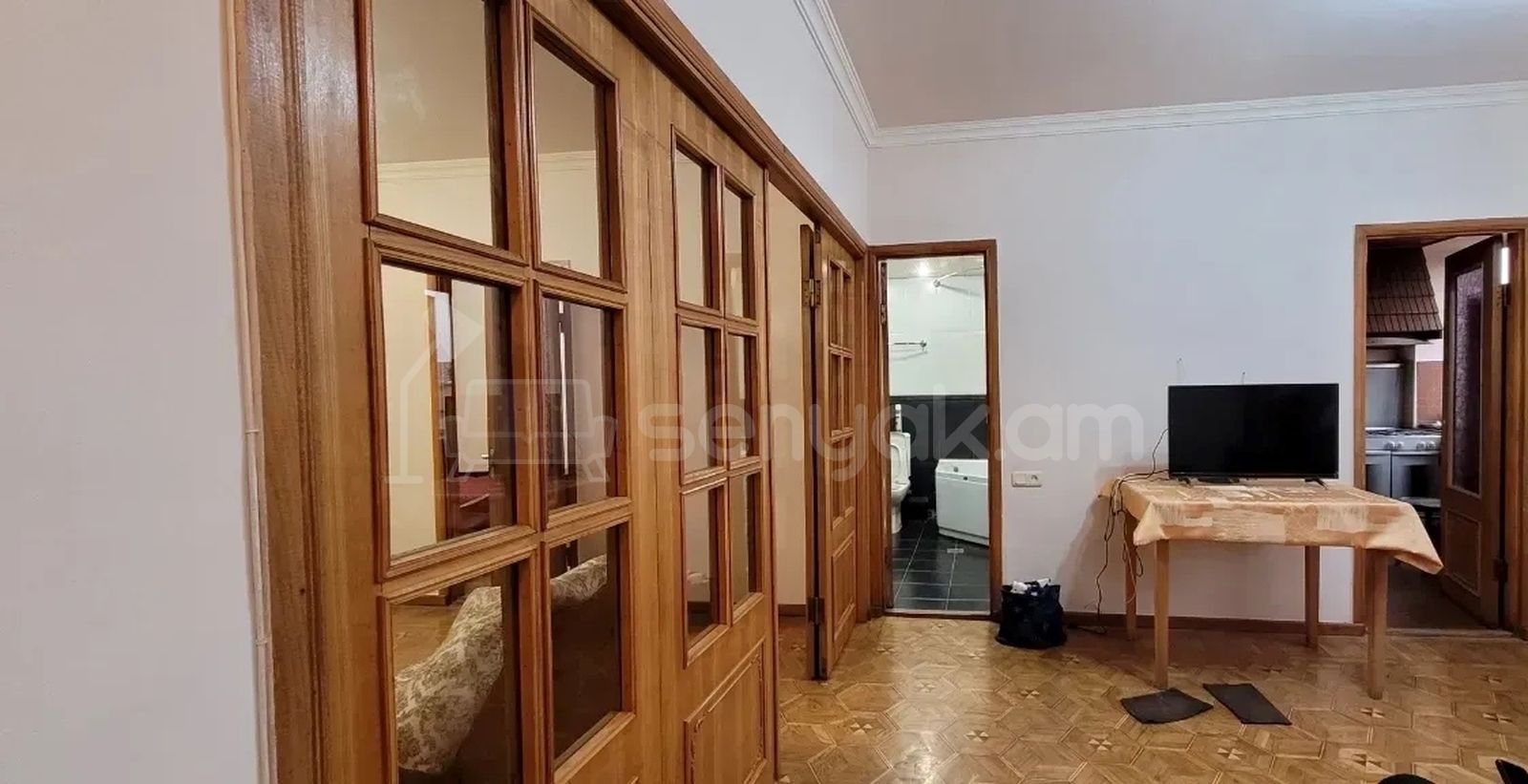 4 Սենյականոց Բնակարան Քարե Շենքում, 109քմ, 3/5 հարկ, Կոսմետիկ Վերանորոգված