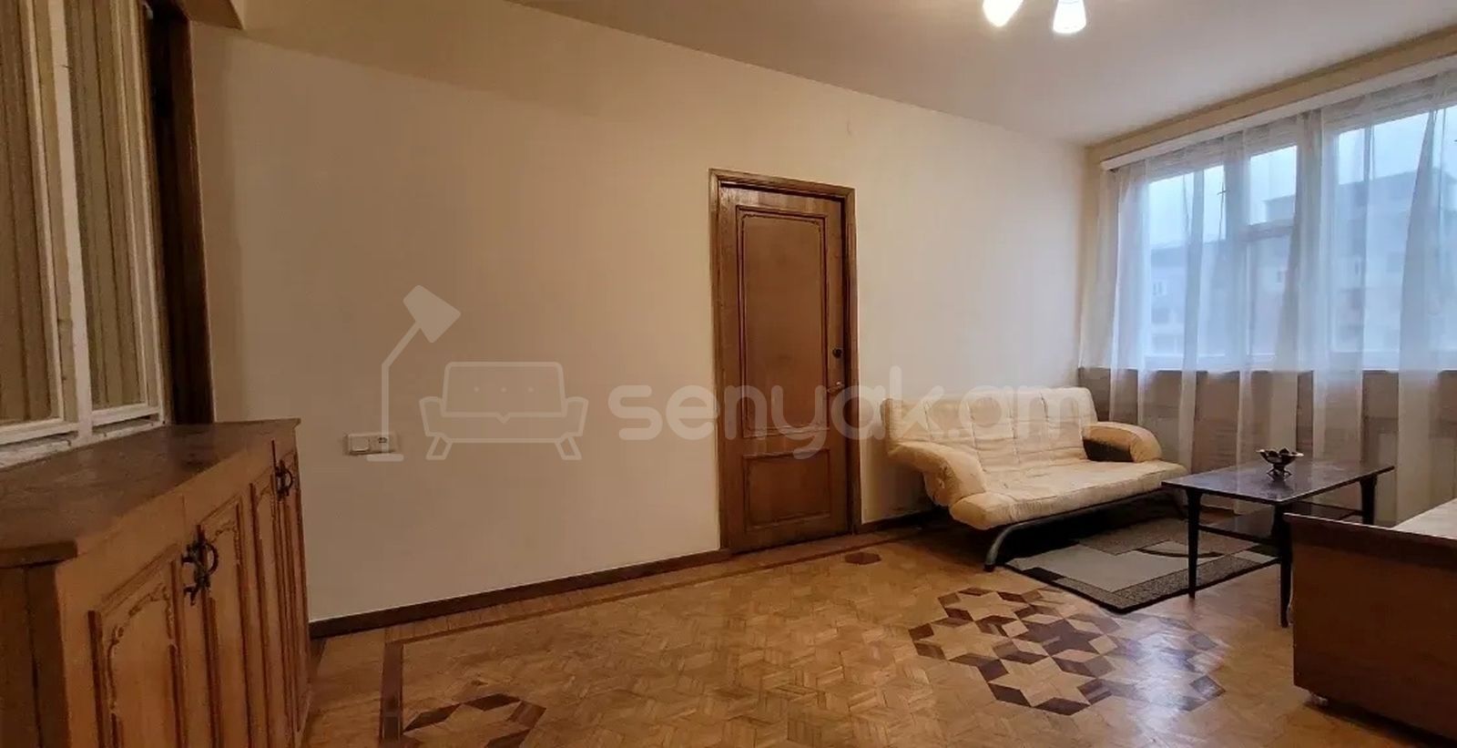 4 Սենյականոց Բնակարան Քարե Շենքում, 109քմ, 3/5 հարկ, Նորմալ Վիճակում
