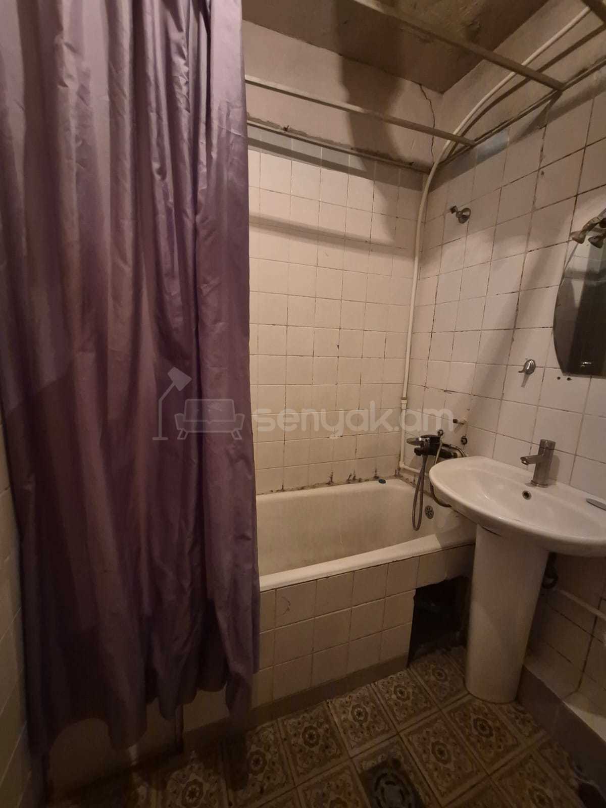 3 Սենյականոց Բնակարան, 73քմ, 9/16 հարկ, Պետական Վիճակում