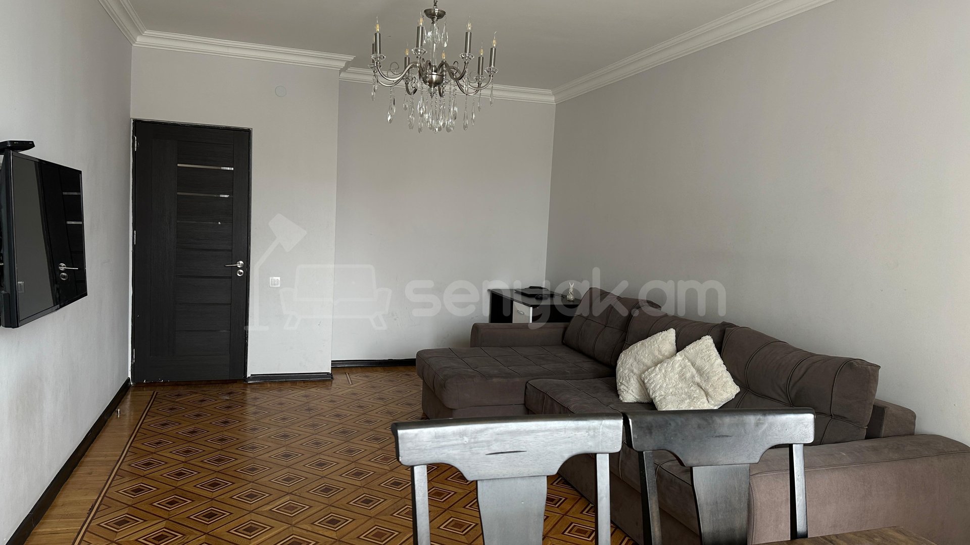 4 Սենյականոց Բնակարան Քարե Շենքում, 91քմ, 5/5 հարկ, Կապիտալ Վերանորոգված