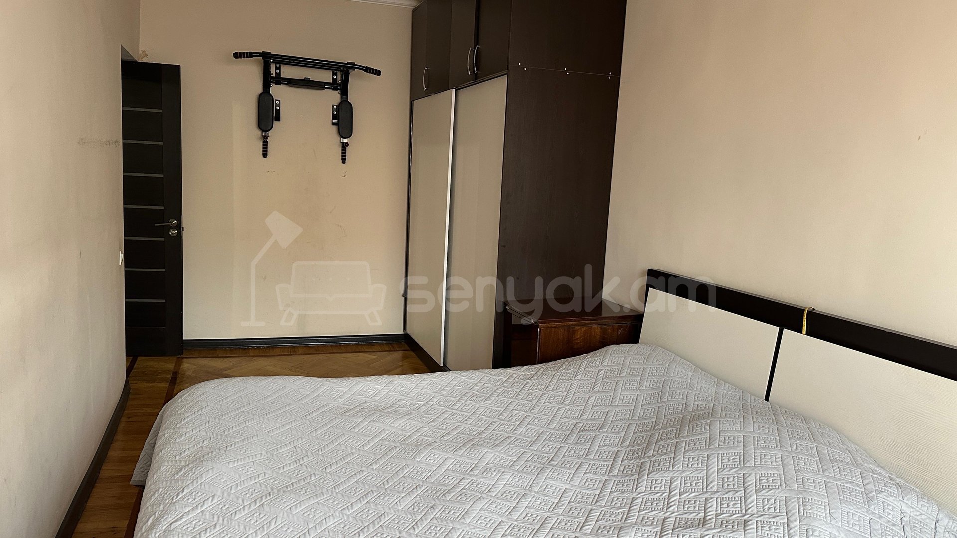 4 Սենյականոց Բնակարան Քարե Շենքում, 91քմ, 5/5 հարկ, Կապիտալ Վերանորոգված