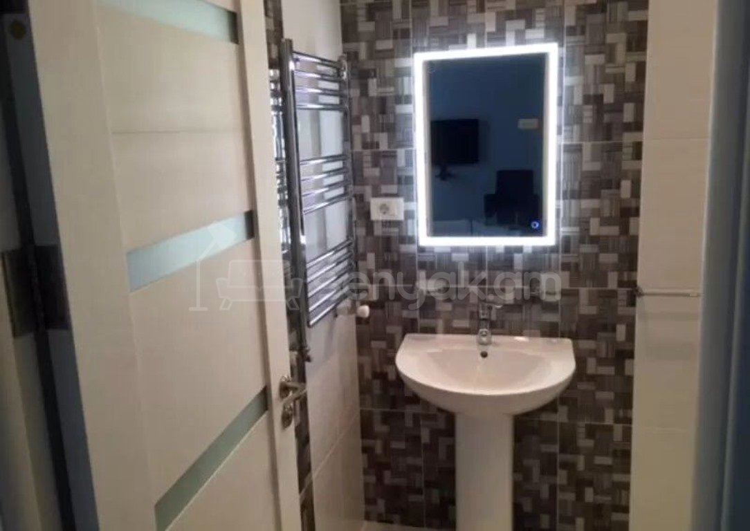 2 Սենյականոց Բնակարան Քարե Շենքում, 40քմ, 2/4 հարկ, Դիզայներական Վերանորոգված