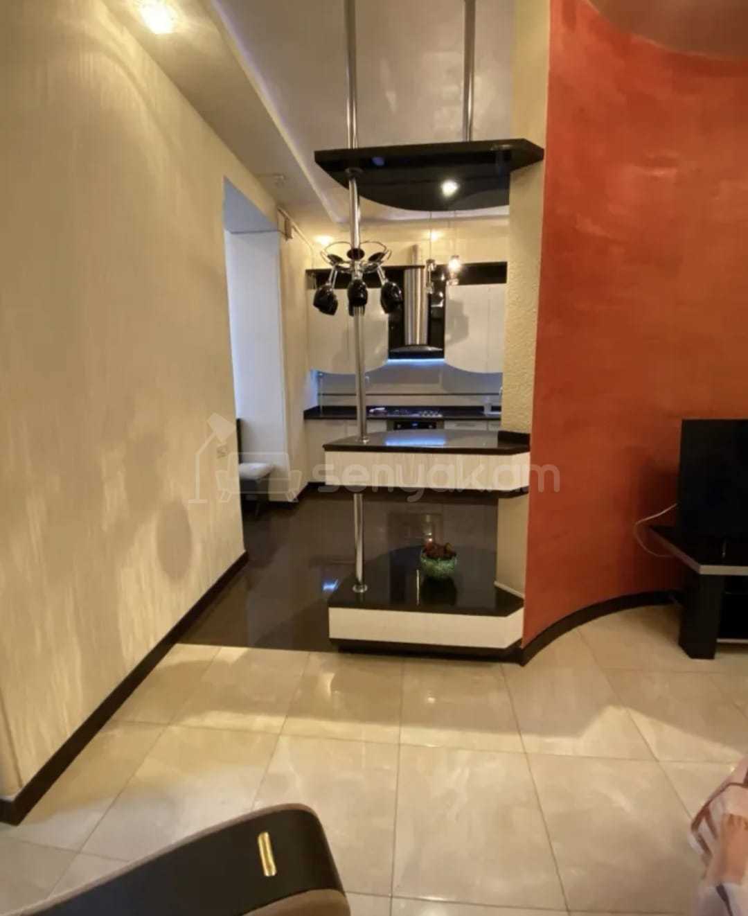 2 Սենյականոց Բնակարան Քարե Շենքում, 80քմ, 2/5 հարկ, Կապիտալ Վերանորոգված, Կահավորված, Արևկող