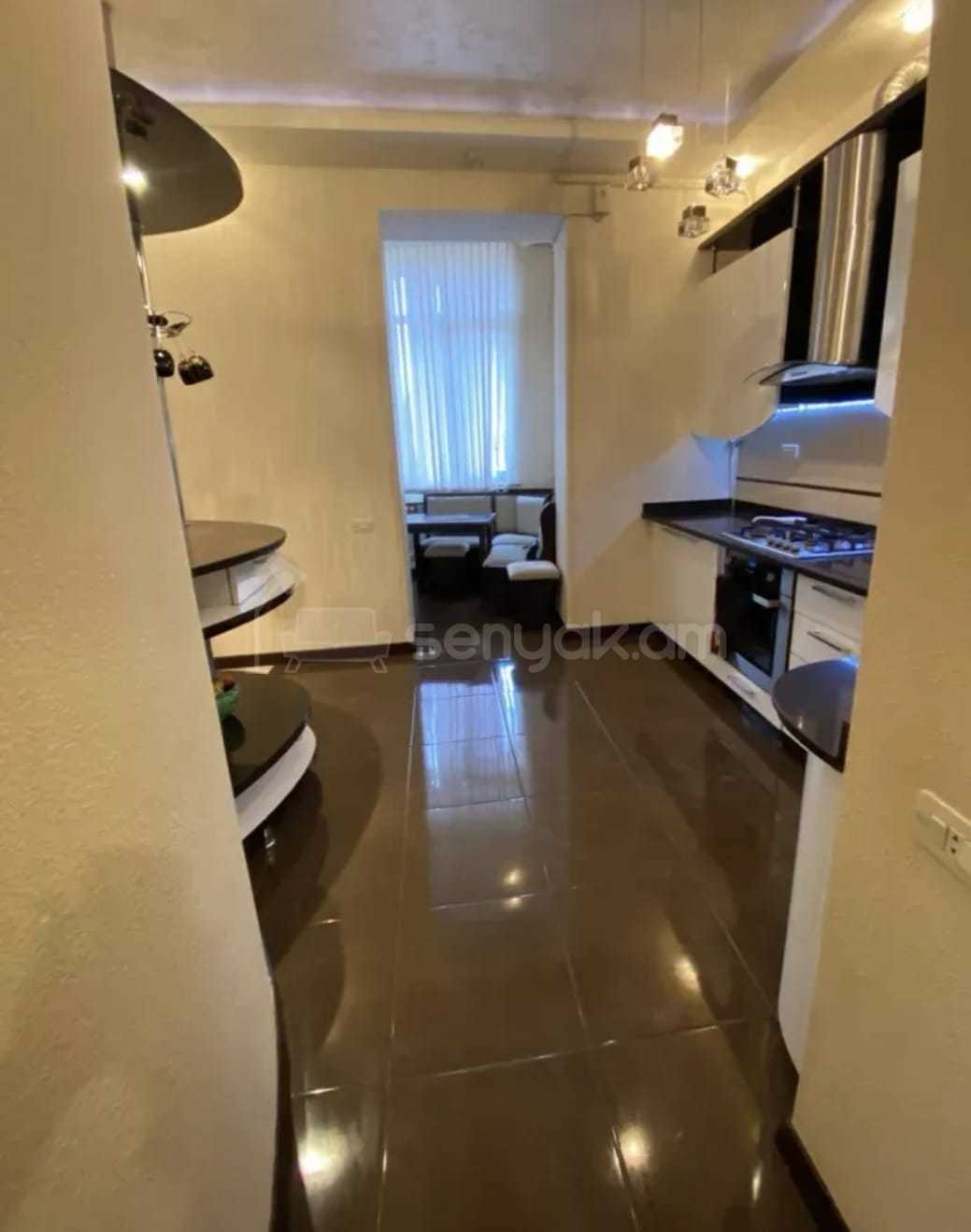 2 Սենյականոց Բնակարան Քարե Շենքում, 80քմ, 2/5 հարկ, Կապիտալ Վերանորոգված, Կահավորված, Արևկող