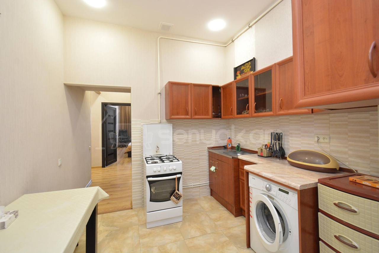 2 Սենյականոց Բնակարան Քարե Շենքում, 70քմ, 5/5 հարկ, Կոսմետիկ Վերանորոգված, Կահավորված
