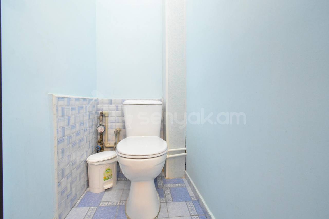 2 Սենյականոց Բնակարան Քարե Շենքում, 70քմ, 5/5 հարկ, Կոսմետիկ Վերանորոգված, Կահավորված