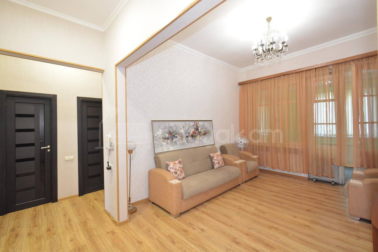 2 Սենյականոց Բնակարան Քարե Շենքում, 70քմ, 5/5 հարկ, Կոսմետիկ Վերանորոգված, Կահավորված